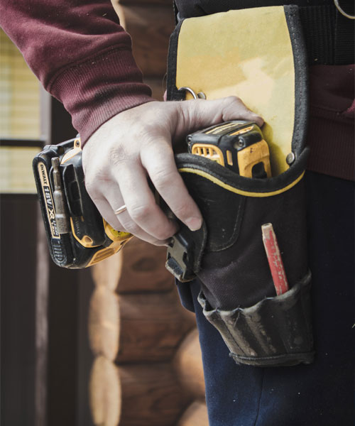electrician_working_on_a_switchboard