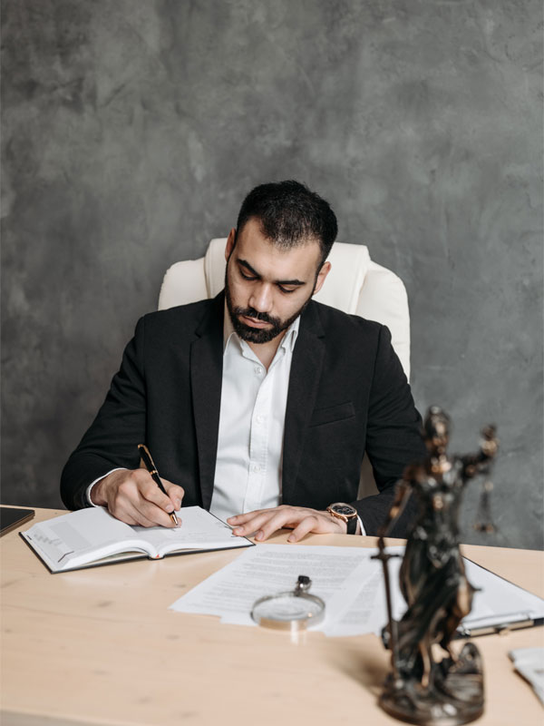 Webdesignexcle--Lawyer-About-us-Image-01